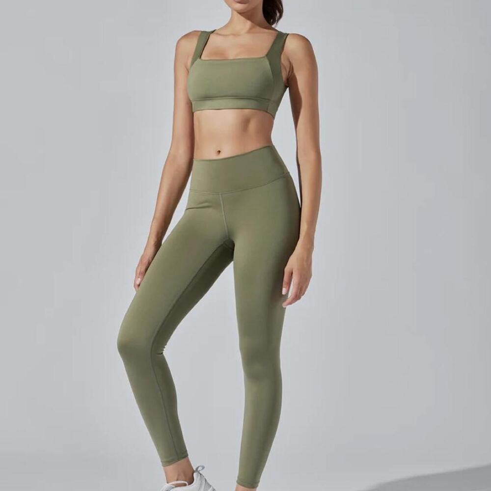 Army green heroine sport set